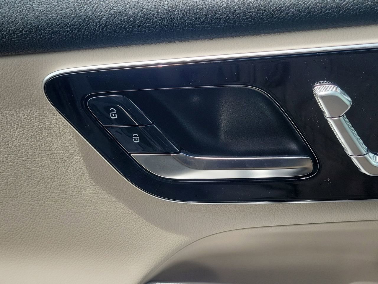 New 2026 Mercedes-Benz GLC 300 image 24