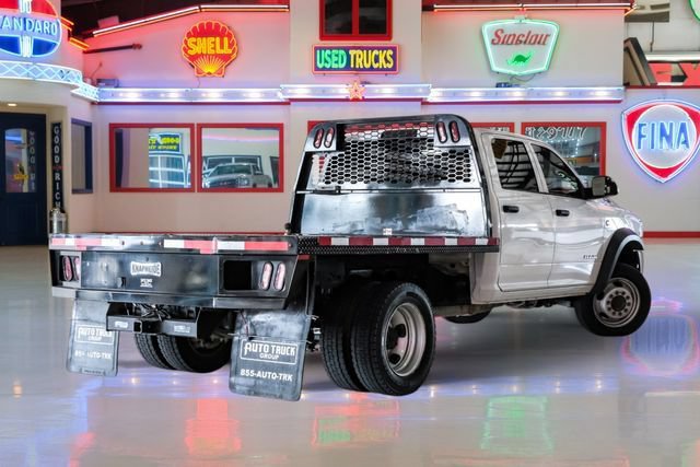Used 2022 RAM 5500 Tradesman w/ Chrome Appearance Group AWD/4WD image 3