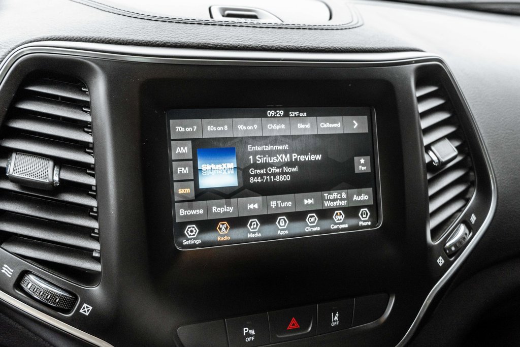 Used 2021 Jeep Cherokee Latitude Plus image 18