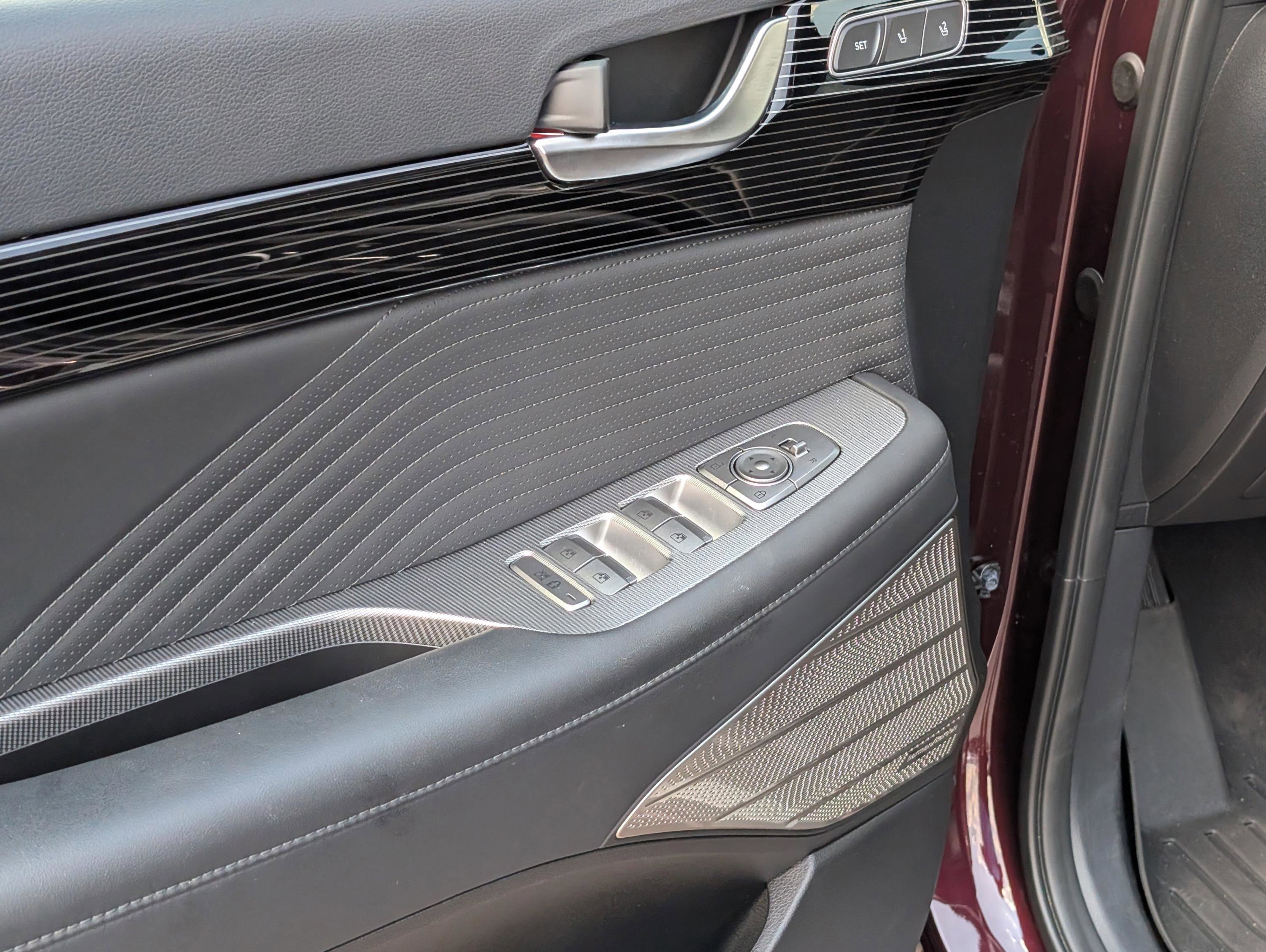 Used 2023 Hyundai Palisade Calligraphy image 17