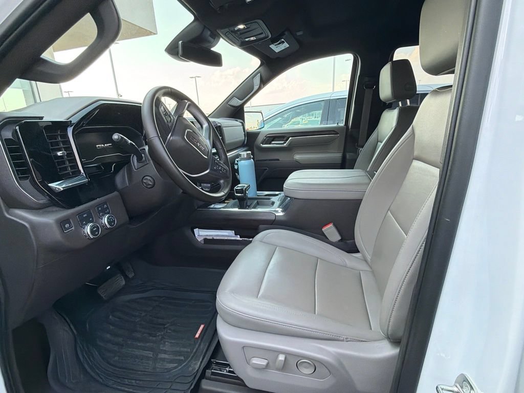 Used 2023 GMC Sierra 1500 SLT w/ SLT Premium Package AWD/4WD image 9