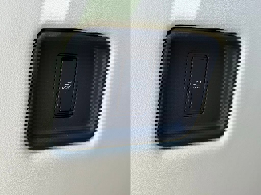 Used 2023 Land Rover Range Rover SE image 21