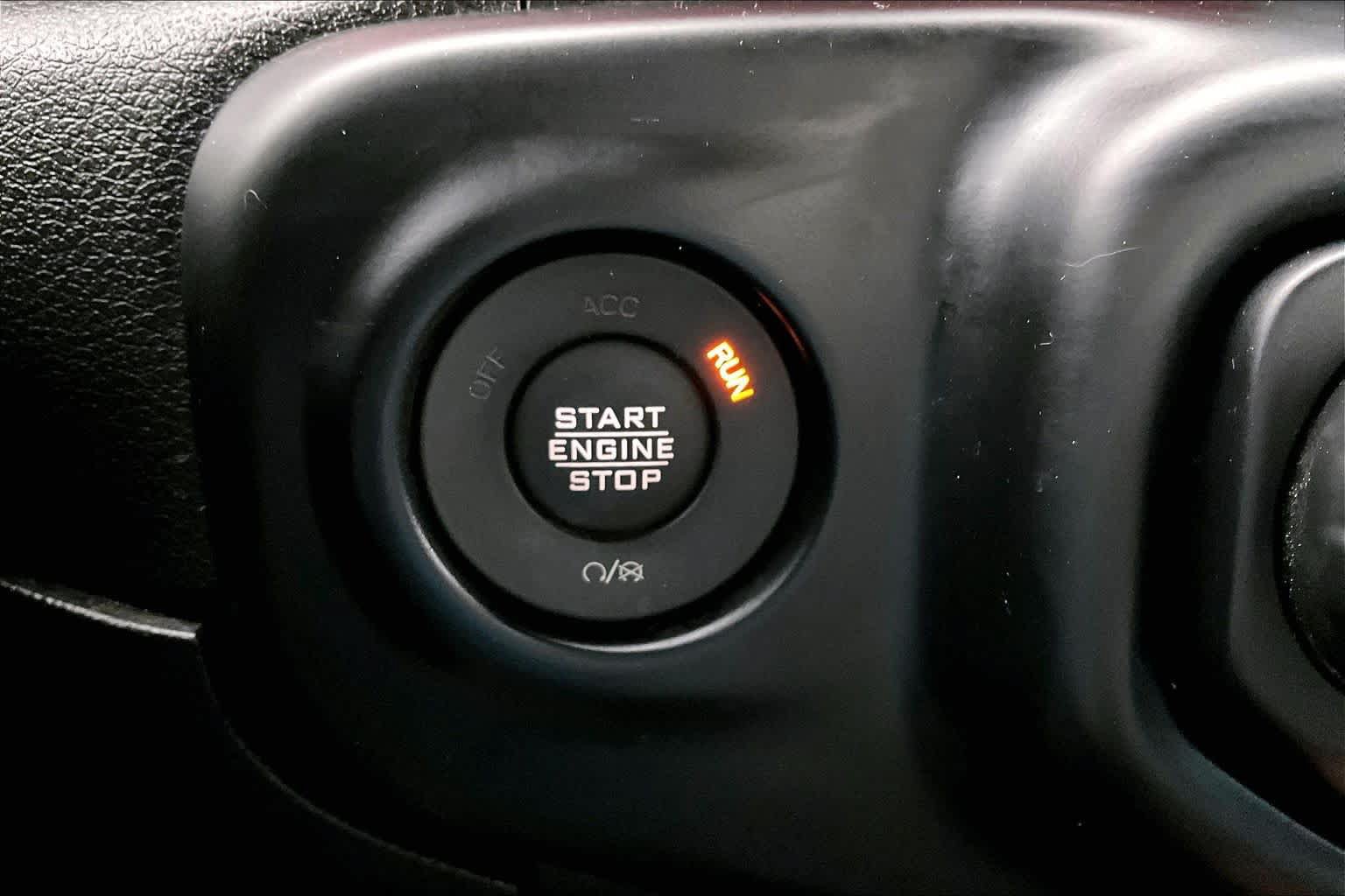 Used 2022 Jeep Wrangler Rubicon w/ Cold Weather Group AWD/4WD image 35