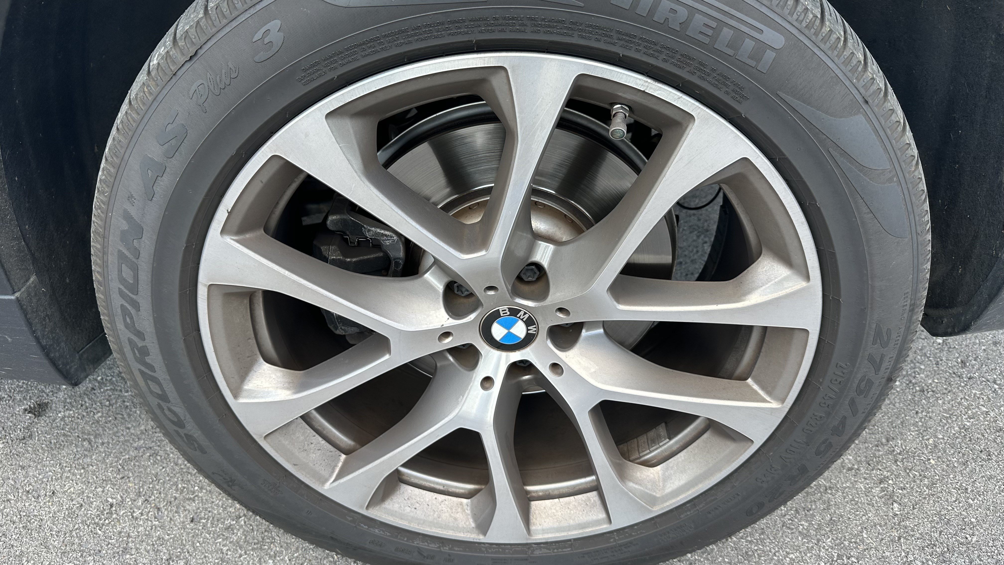 Used 2022 BMW X5 xDrive40i w/ Executive Package AWD/4WD image 13