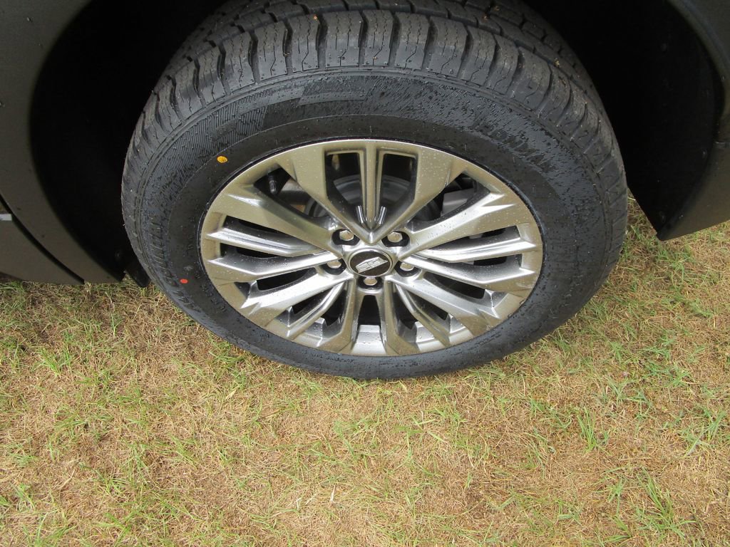 Used 2024 Cadillac XT4 Premium Luxury AWD/4WD image 10