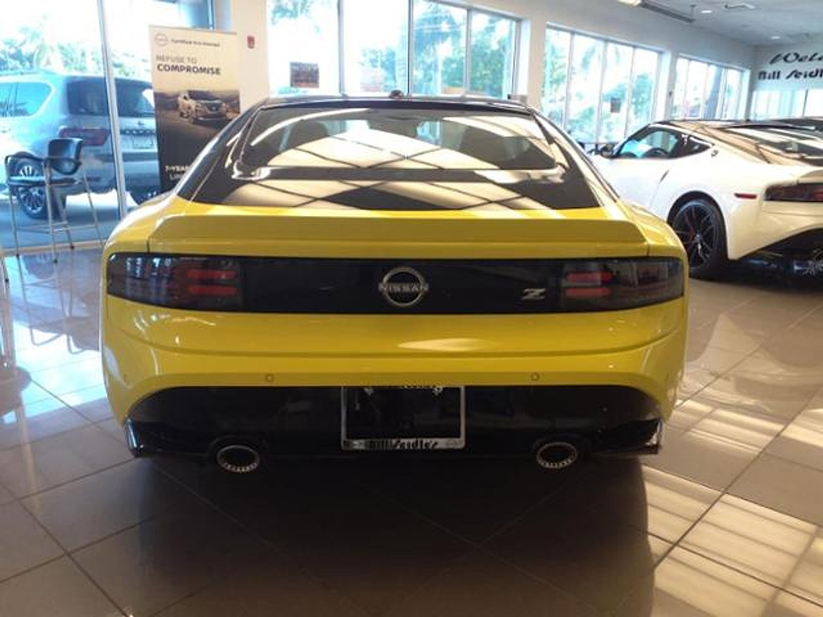 New 2023 Nissan Z w/ Floor Mat Package (L93) image 5