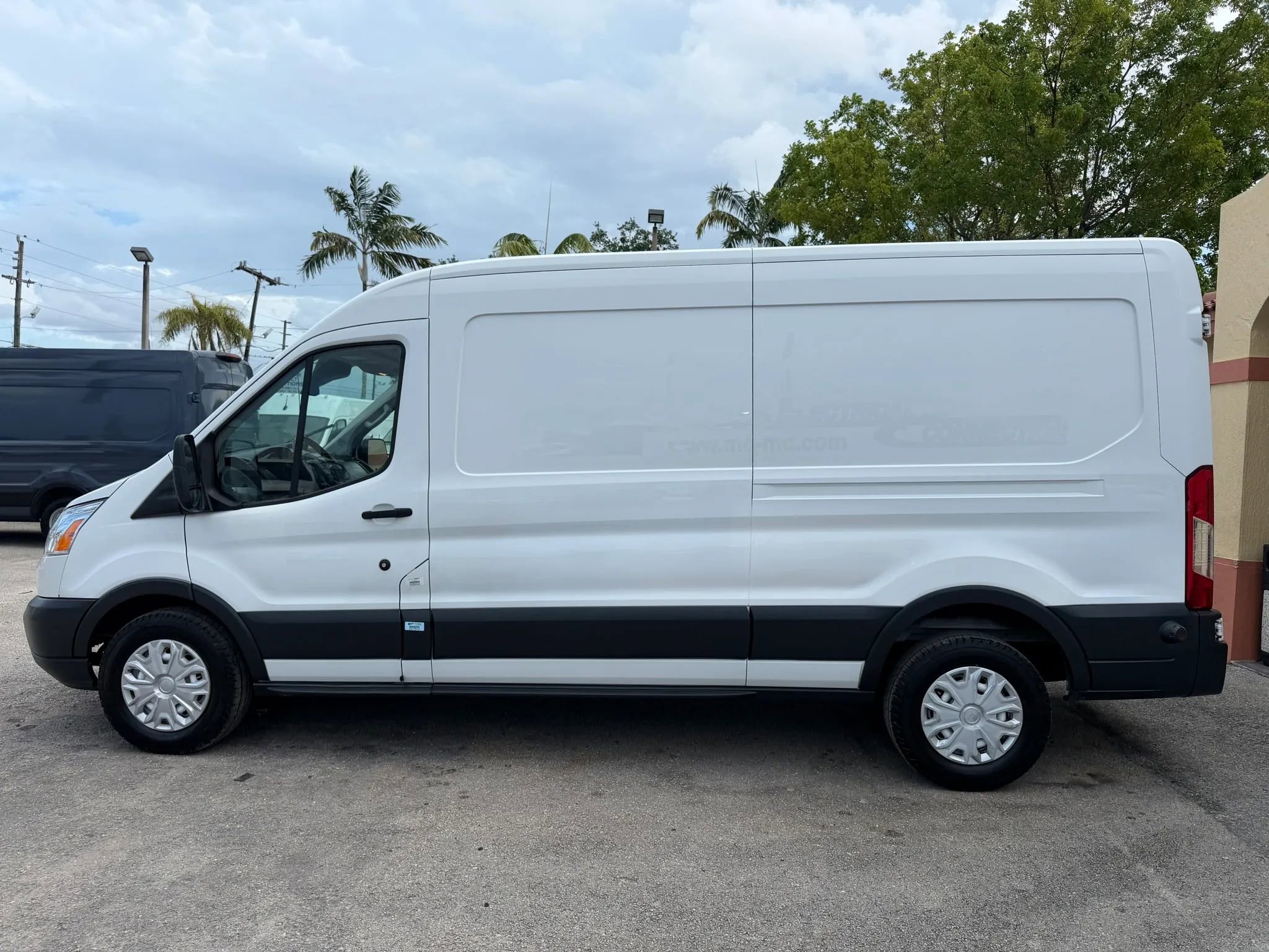 Used 2018 Ford Transit 250 148 Medium Roof w/ Interior Upgrade Package RWD image 2