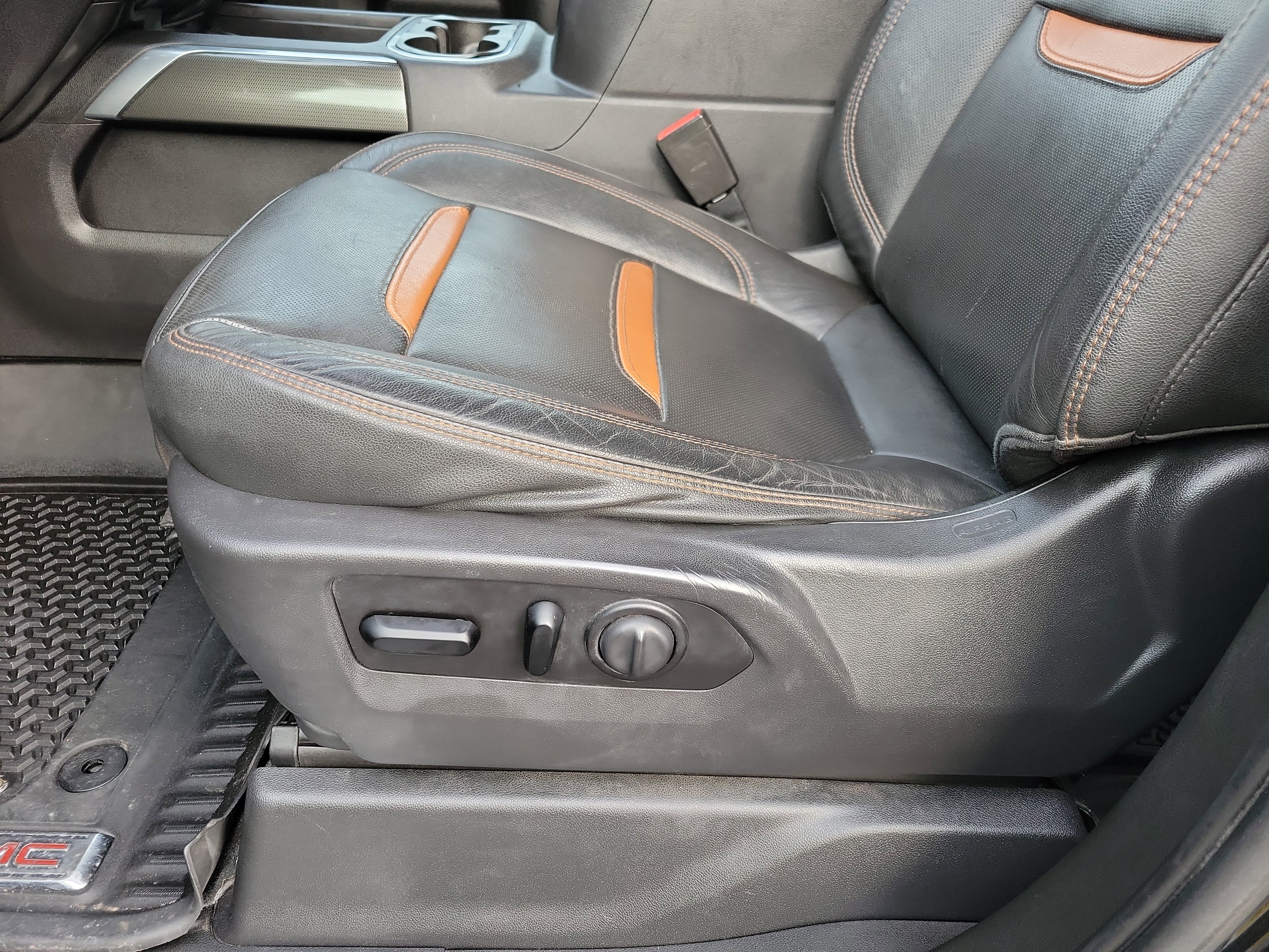 Used 2021 GMC Sierra 1500 AT4 w/ AT4 Premium Package image 5