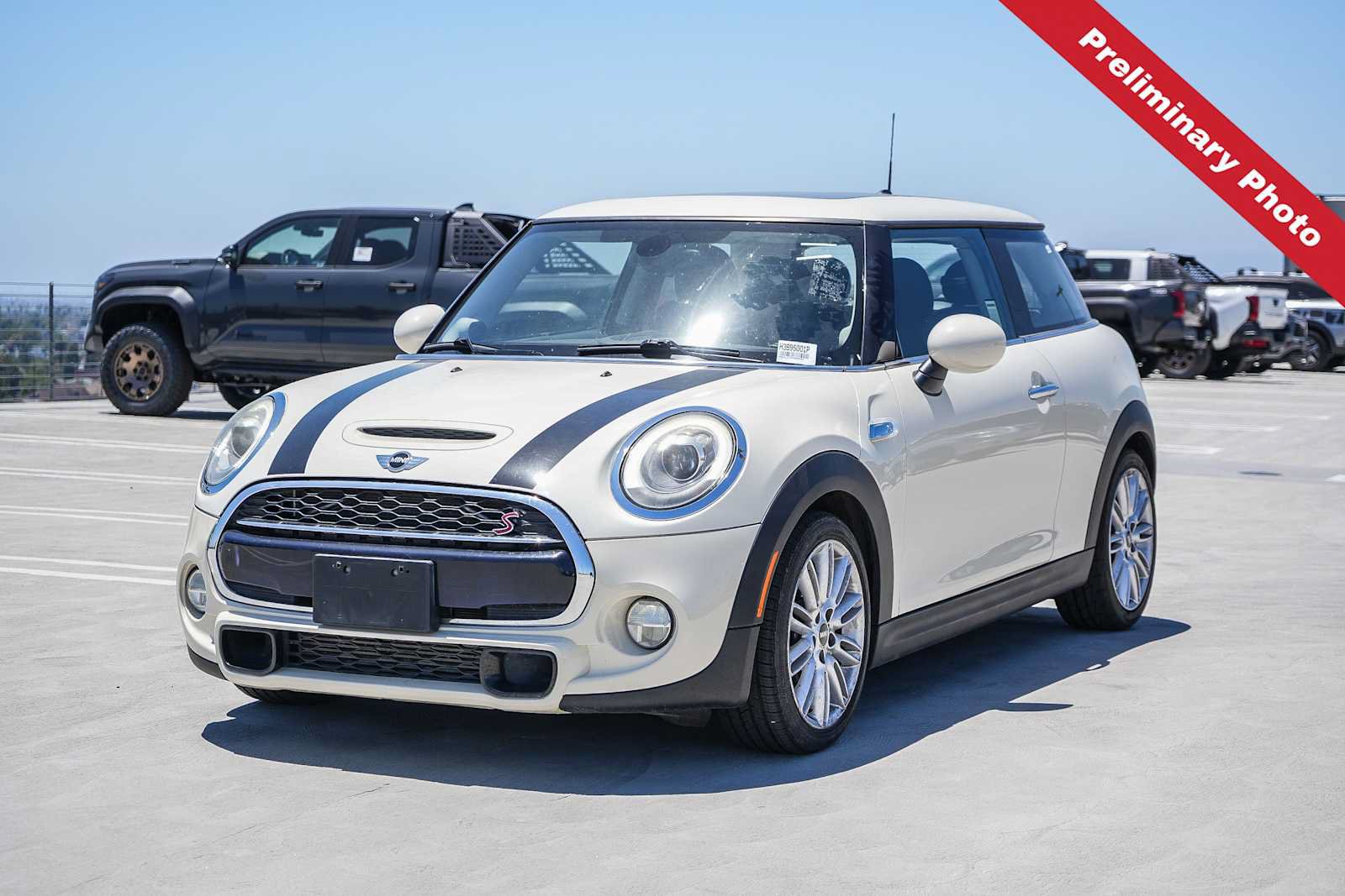 Used 2017 MINI Cooper S FWD image 1
