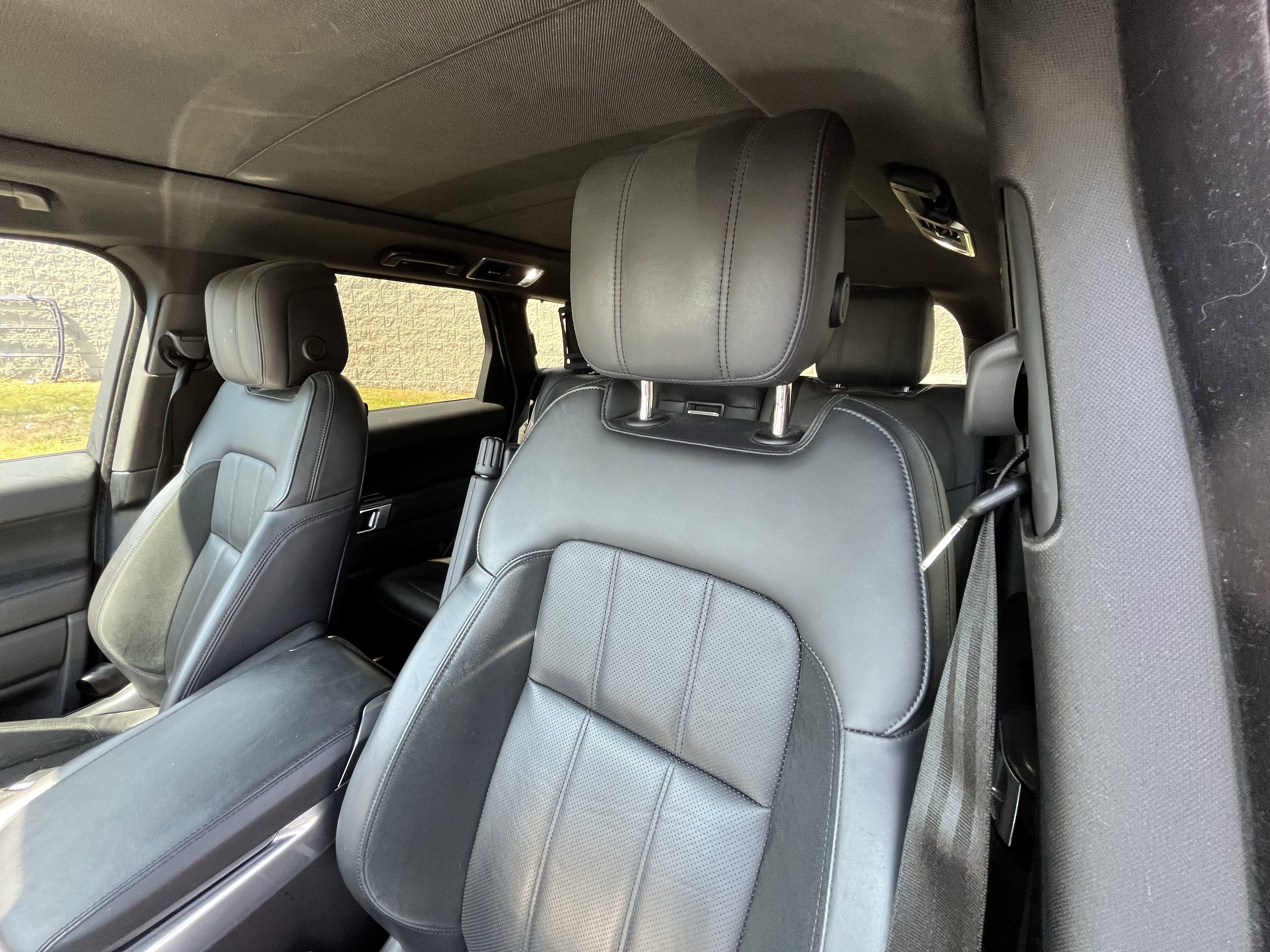 Used 2022 Land Rover Range Rover Sport HST image 16