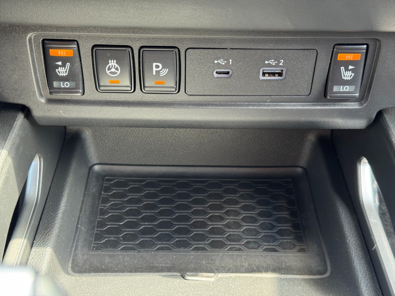Used 2024 Nissan Frontier SV w/ Technology Package RWD image 26