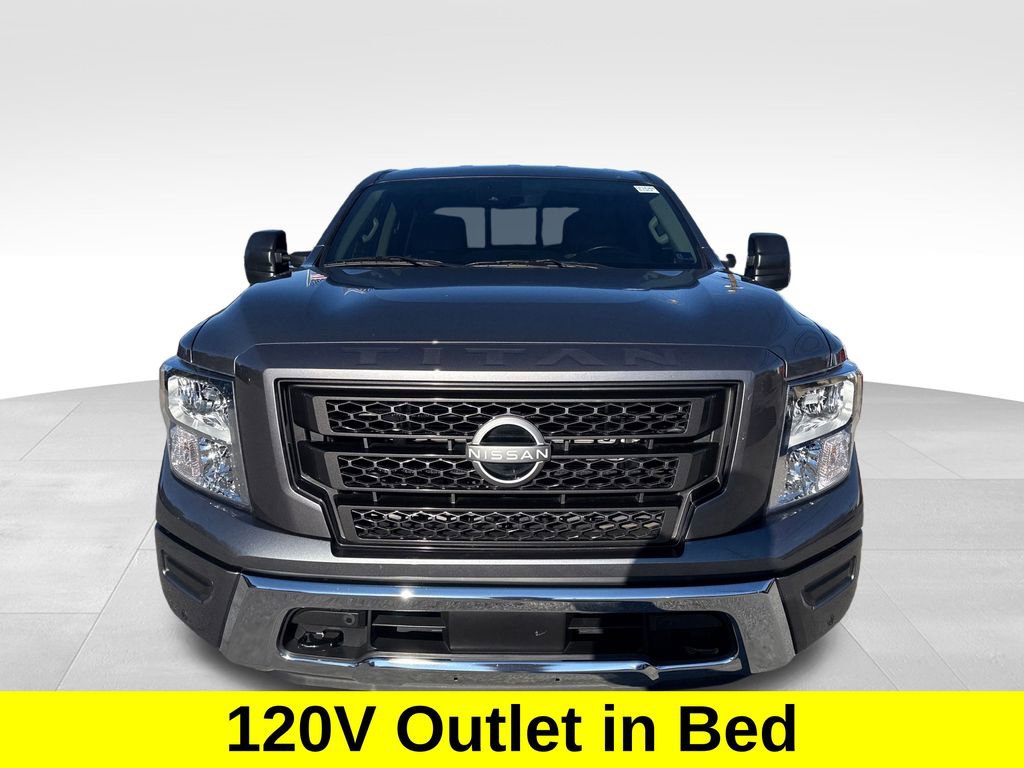 Used 2024 Nissan Titan SV w/ SV Convenience Package image 9