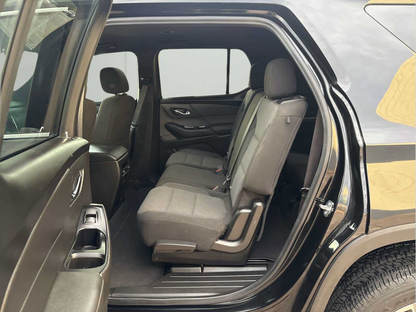 Used 2023 Chevrolet Traverse LT FWD image 12