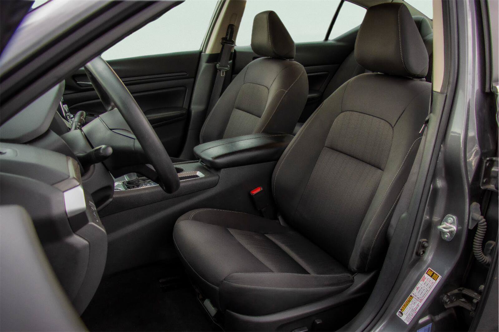 Used 2025 Nissan Altima 2.5 SV FWD image 6