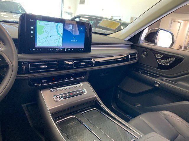 New 2026 Lincoln Aviator AWD image 14