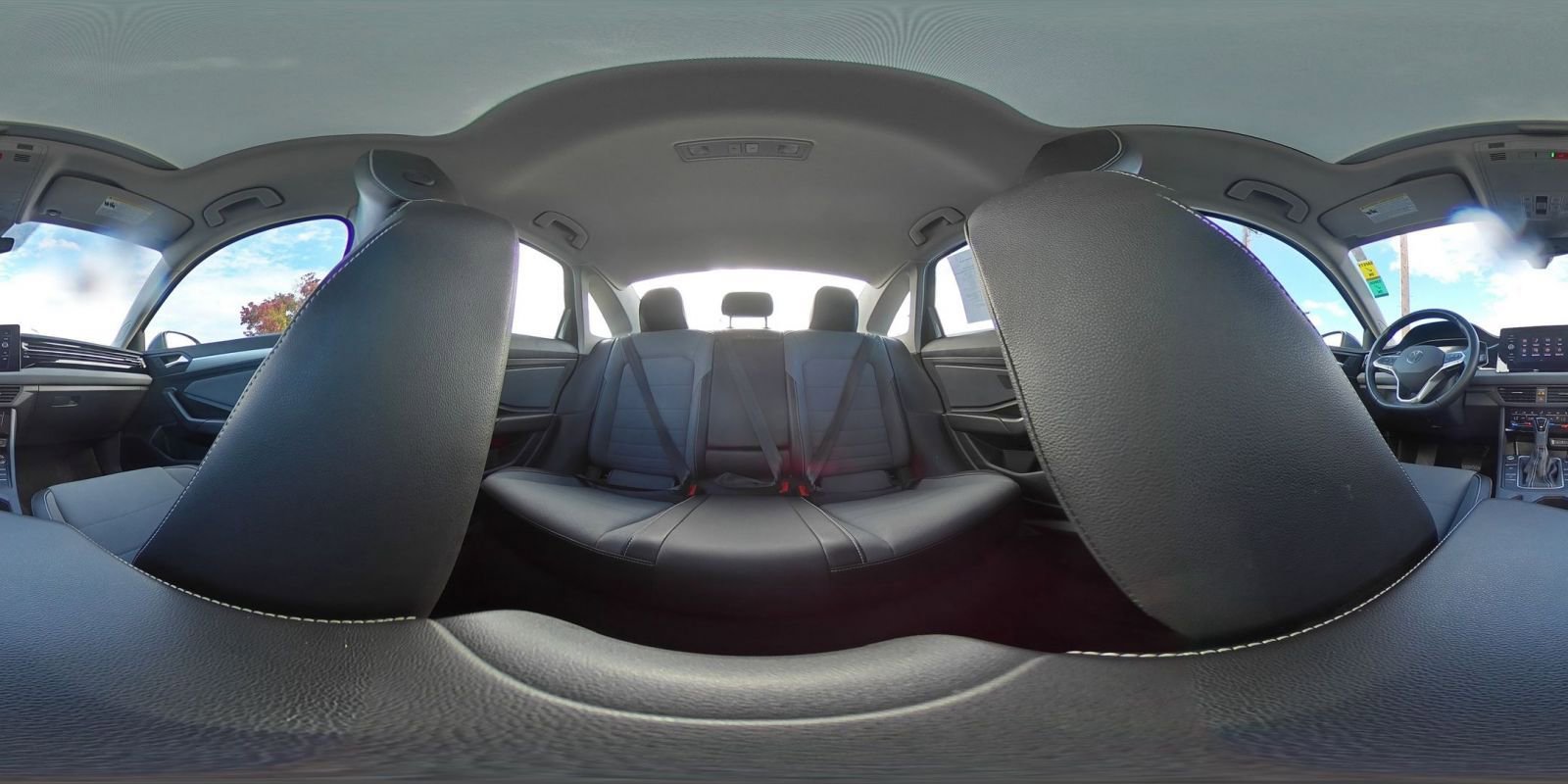 Used 2025 Volkswagen Jetta SE image 36