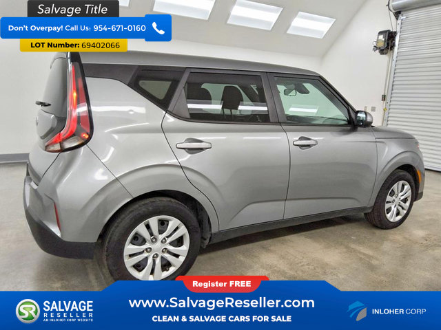 Used 2023 Kia Soul LX FWD image 4