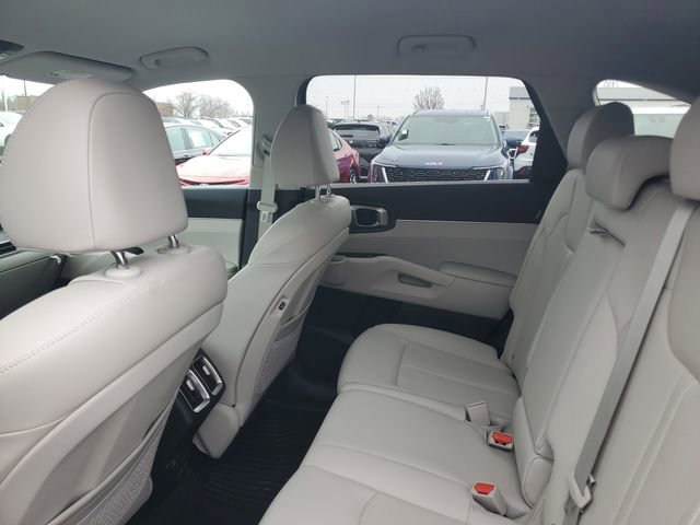 Certified 2025 Kia Sorento S image 8