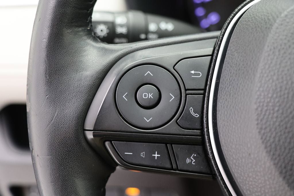 Used 2020 Toyota RAV4 XLE Premium AWD/4WD image 18