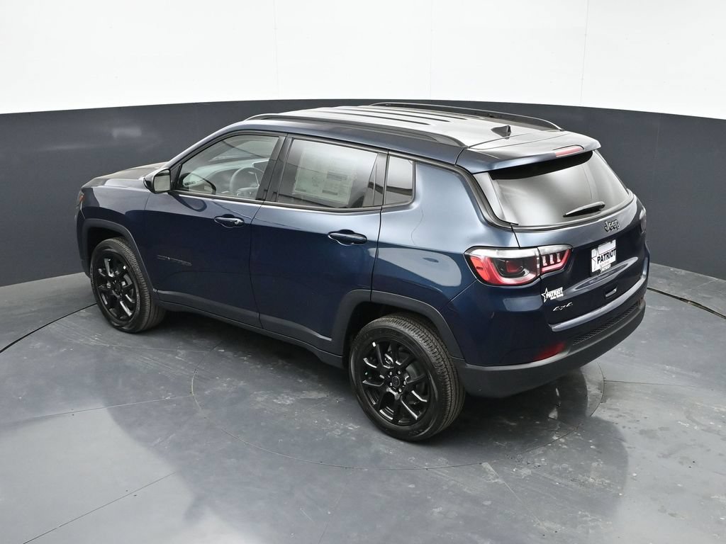 New 2026 Jeep Compass Latitude AWD/4WD image 32