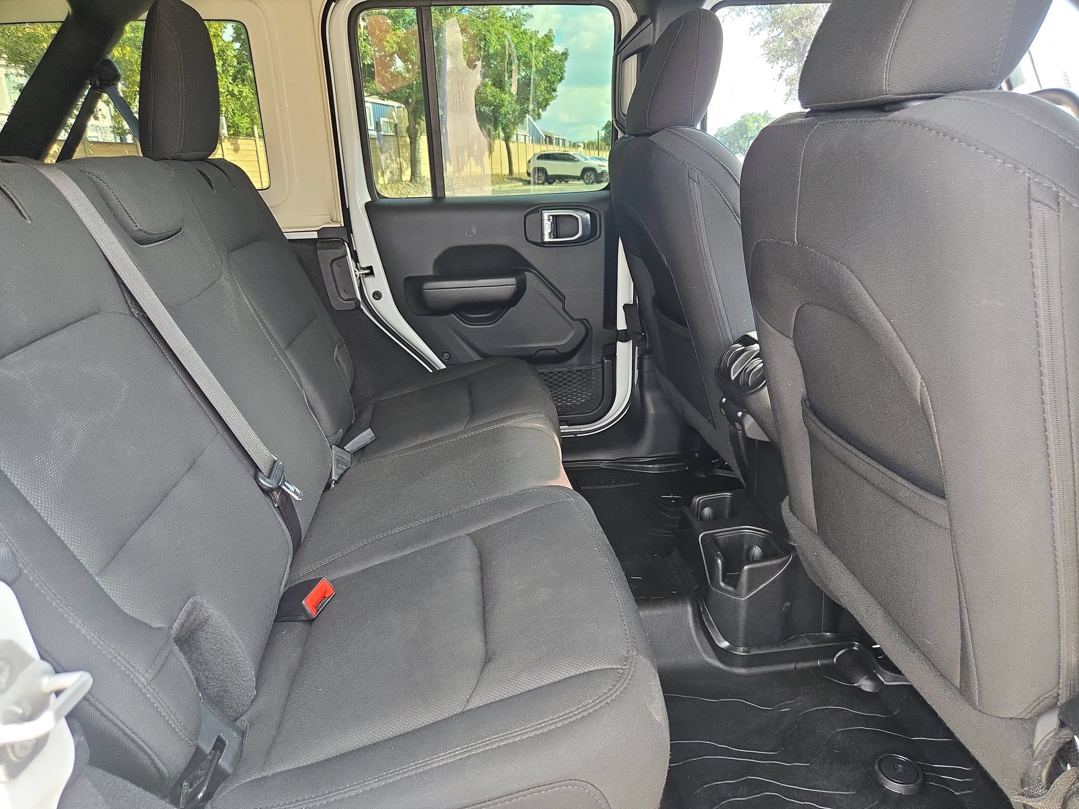 Used 2020 Jeep Wrangler Unlimited Sport AWD/4WD image 25