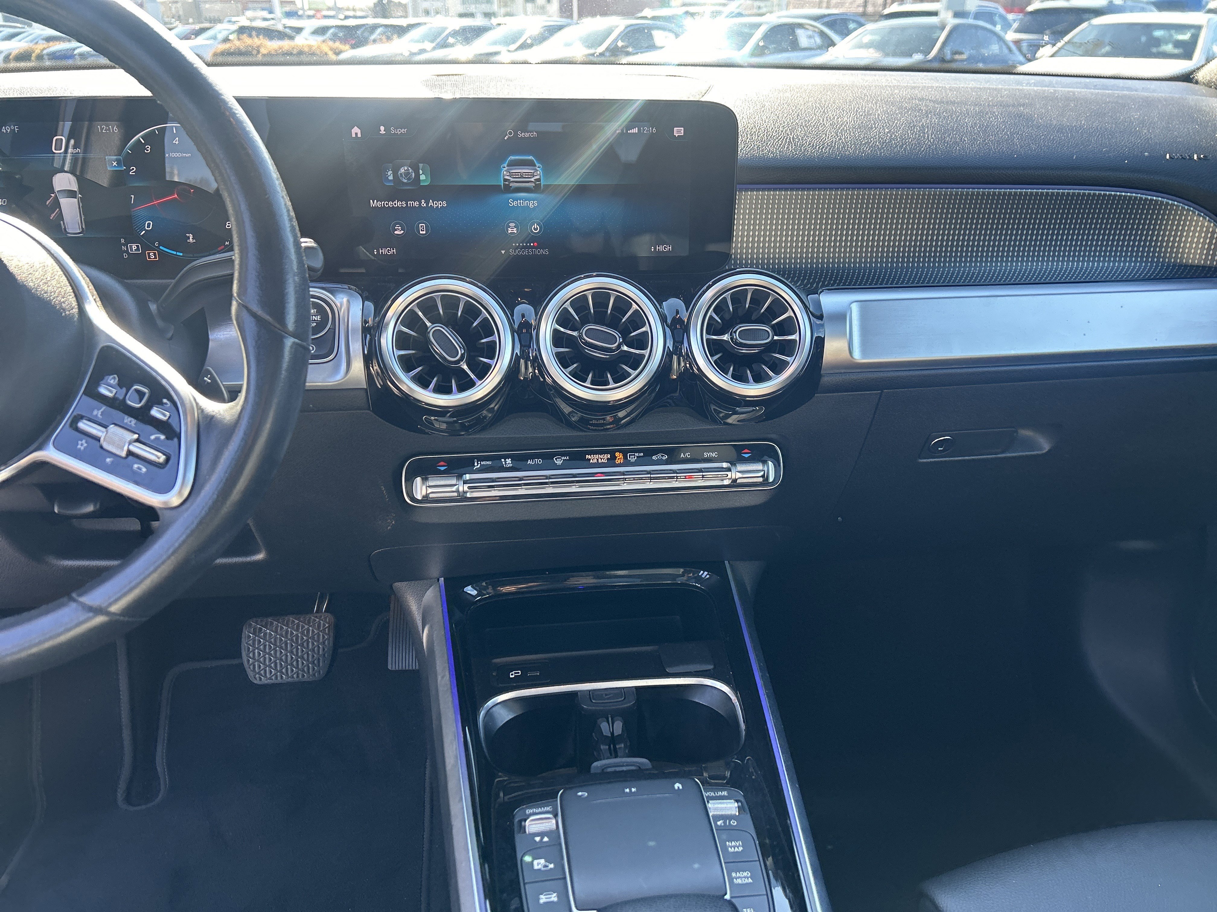 Used 2022 Mercedes-Benz GLB 250 w/ Premium Package Lite image 31