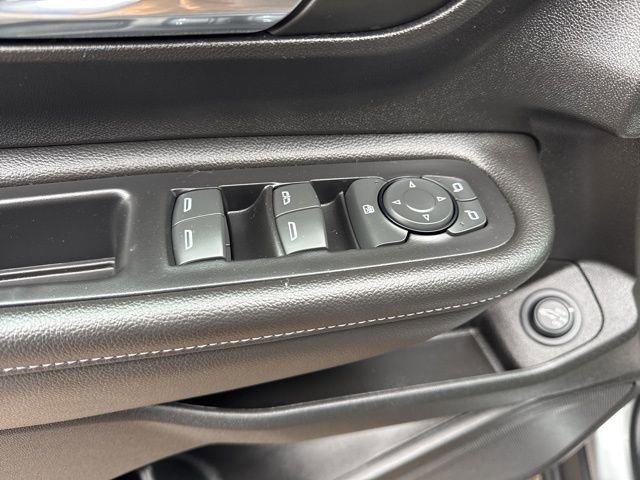 Used 2023 GMC Terrain SLE w/ Driver Convenience Package image 9