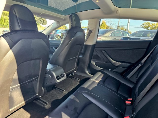Used 2018 Tesla Model 3 Long Range RWD image 26