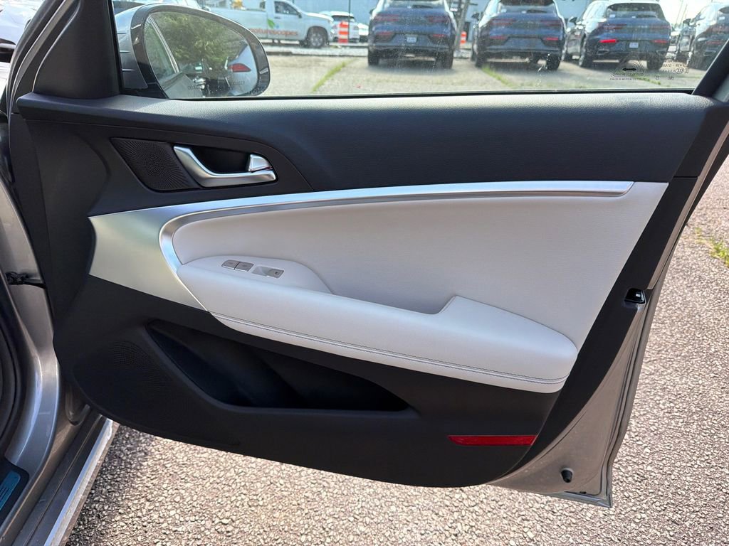 New 2026 Genesis G70 2.5T RWD image 14