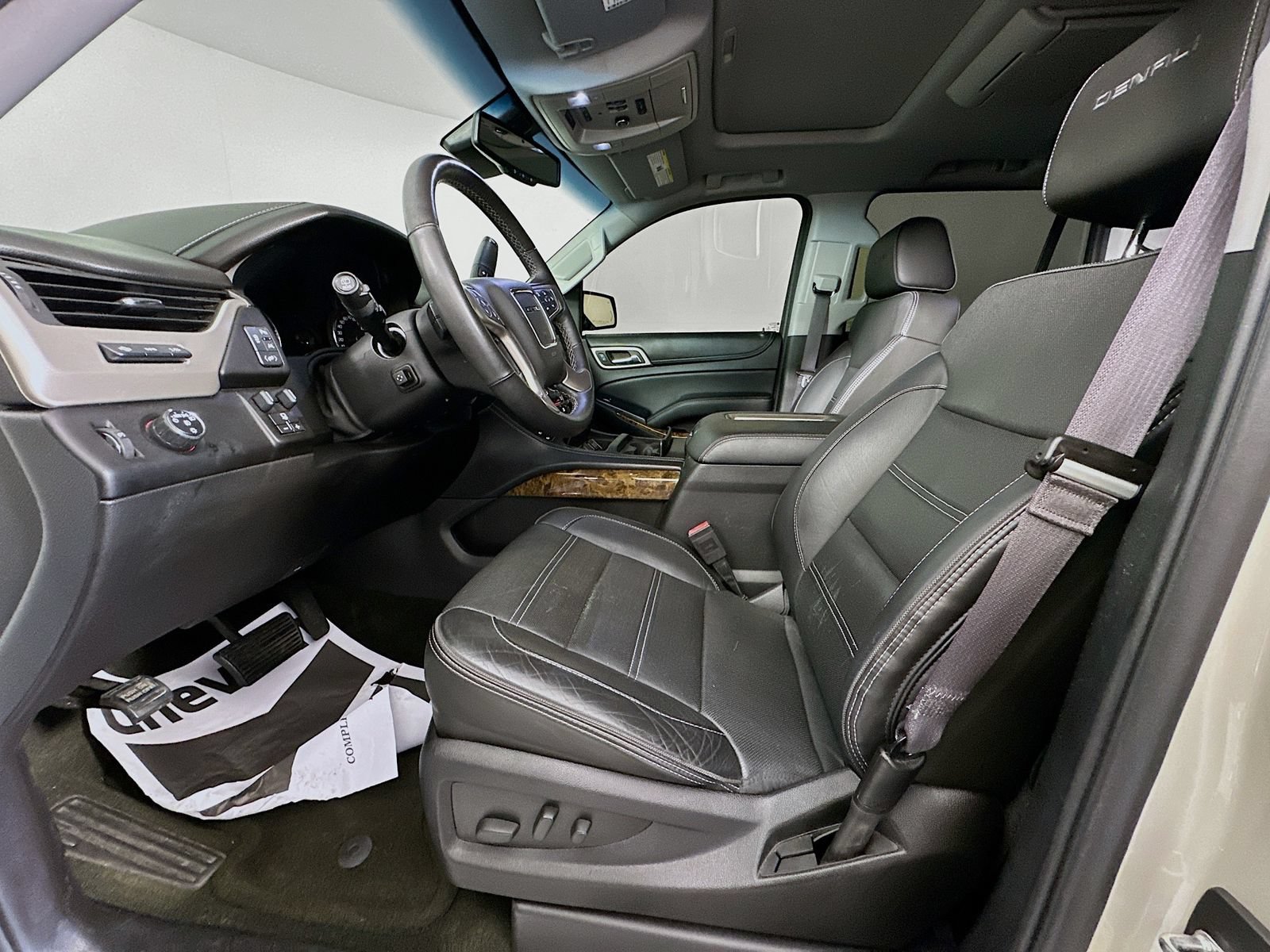 Used 2016 GMC Yukon Denali w/ Open Road Package RWD image 22