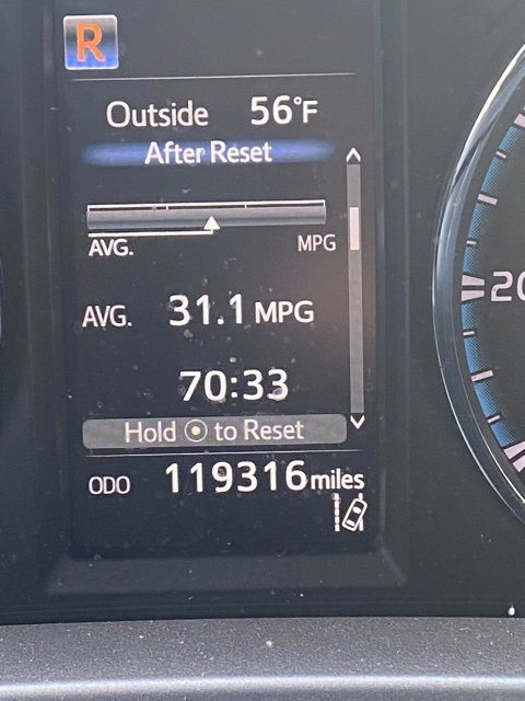 Used 2018 Toyota RAV4 LE image 7