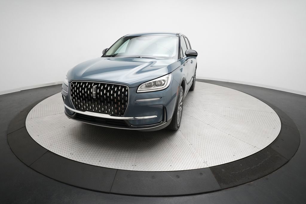 Used 2025 Lincoln Corsair Reserve w/ Towing Package image 12