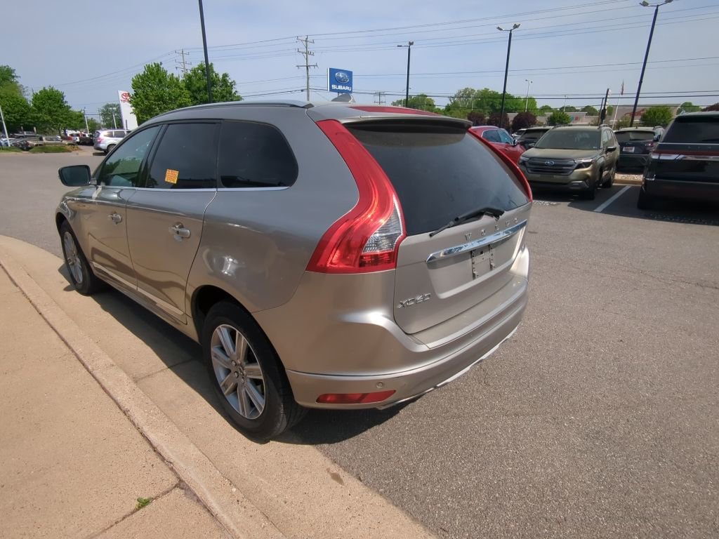 Used 2016 Volvo XC60 T6 w/ Proximity Package AWD/4WD image 5