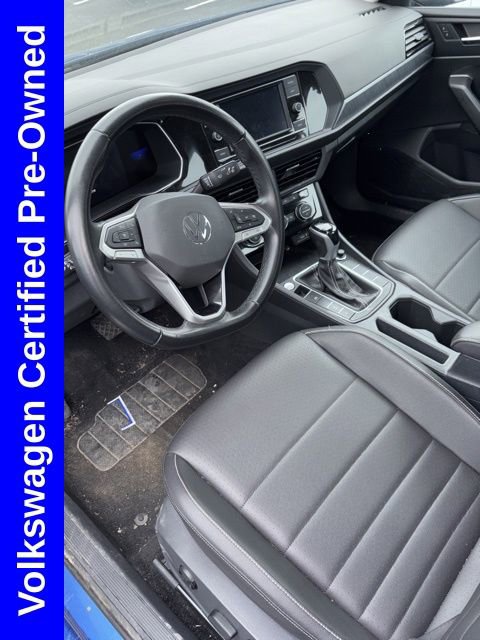 Used 2024 Volkswagen Jetta SE image 5