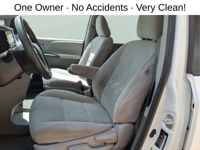 Used 2020 Toyota Sienna L FWD image 12