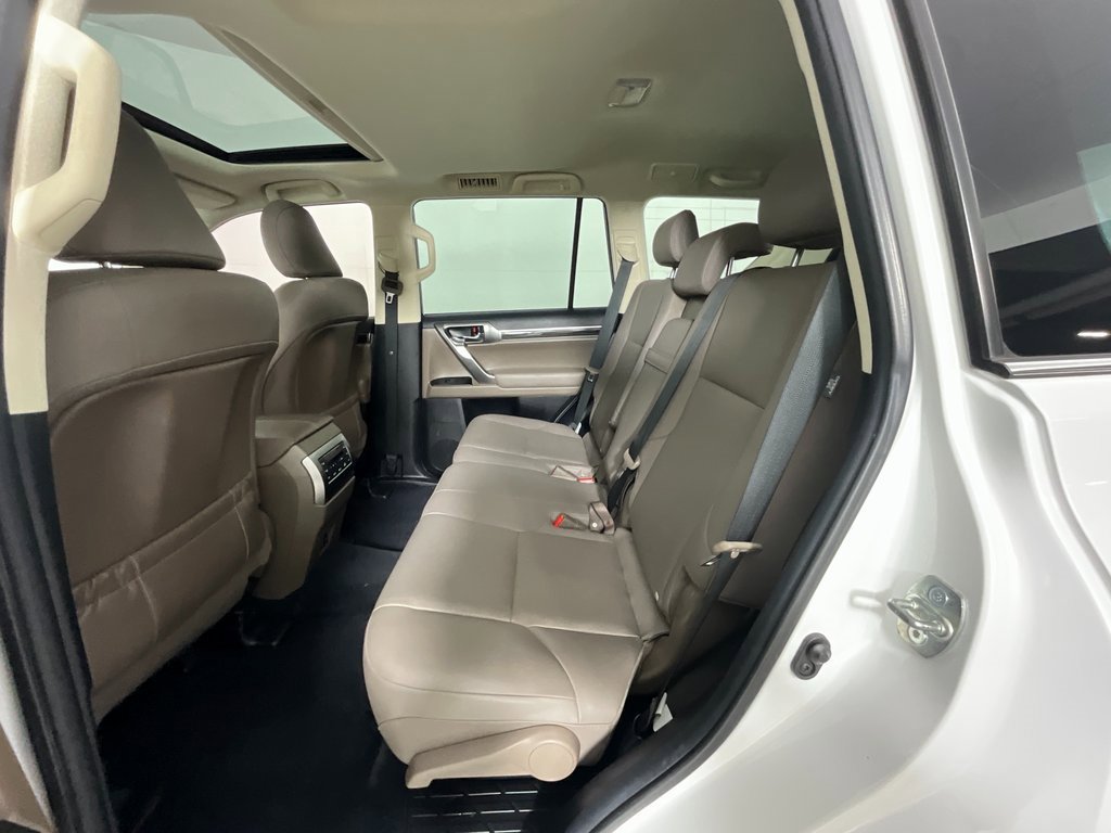 Used 2022 Lexus GX 460 Premium w/ Premium Package image 25