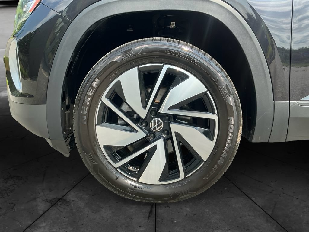 Used 2025 Volkswagen Atlas SE AWD/4WD image 15