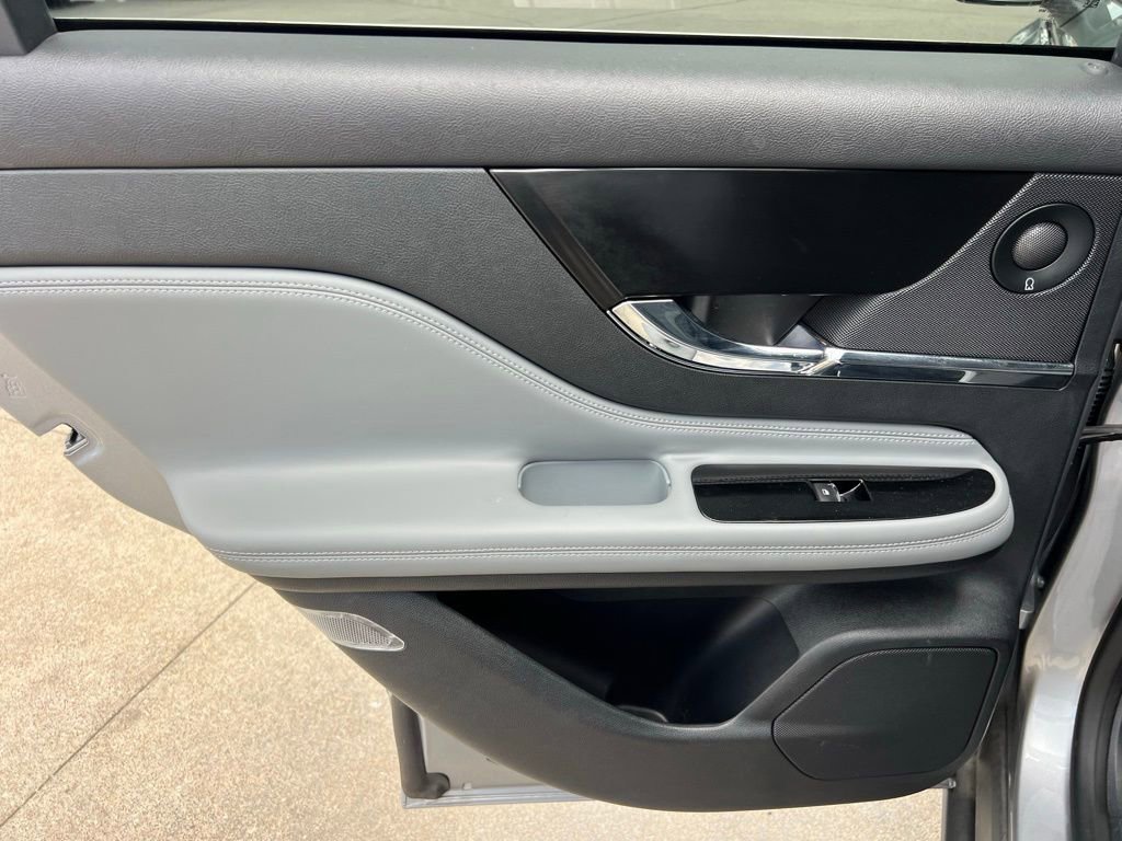 Used 2021 Lincoln Corsair Grand Touring image 23