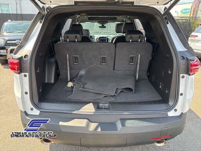 Used 2023 Chevrolet Traverse RS image 9