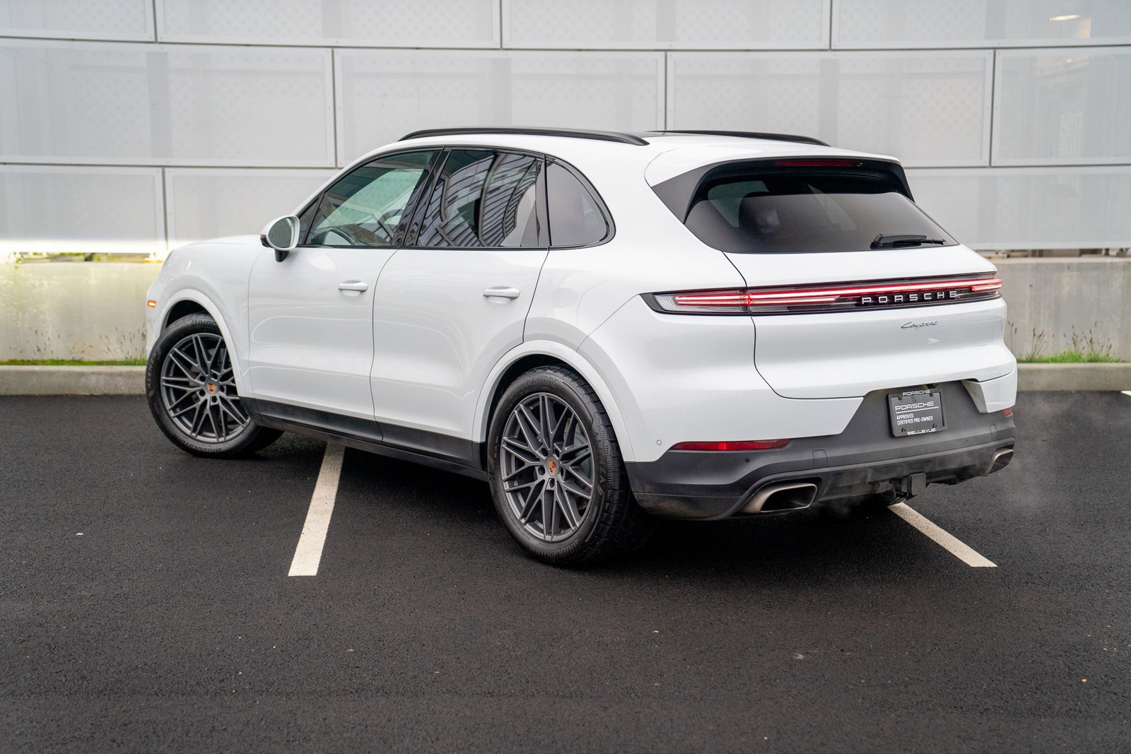 Used 2025 Porsche Cayenne image 3