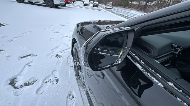 Used 2025 Toyota Camry SE image 40