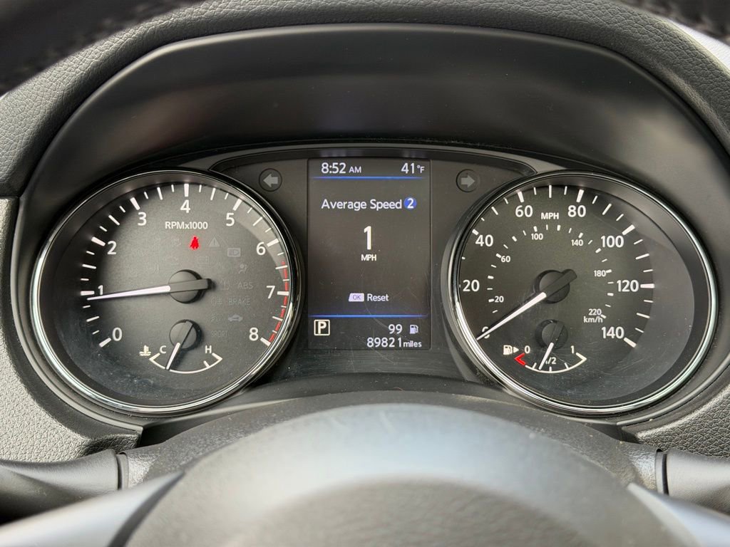 Used 2018 Nissan Rogue SV w/ Sun & Sound Touring Package image 19