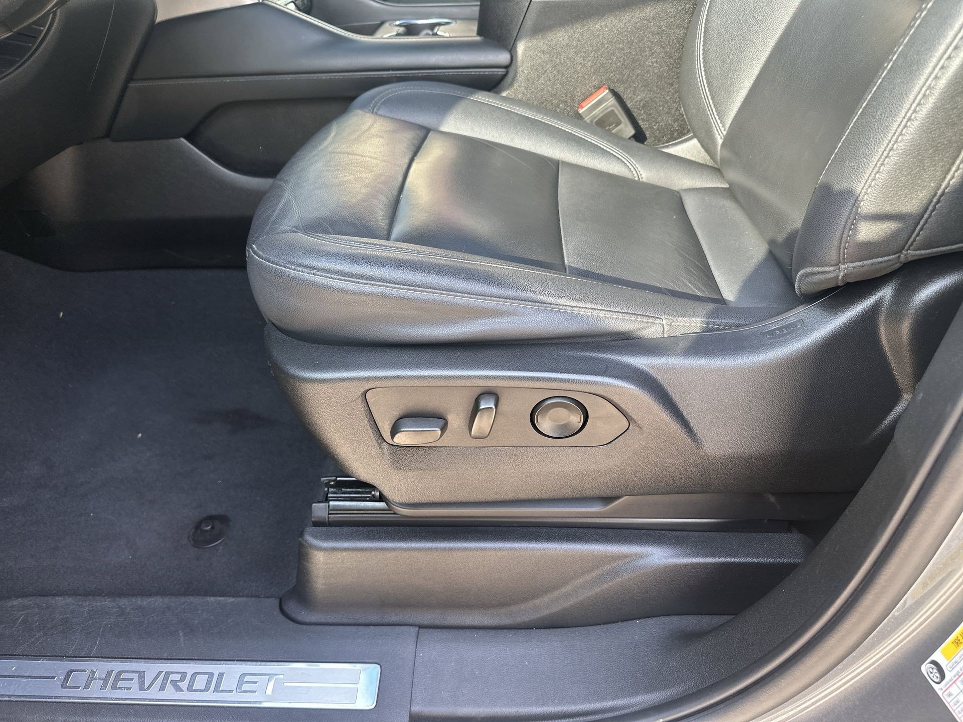Used 2022 Chevrolet Tahoe Z71 AWD/4WD image 15