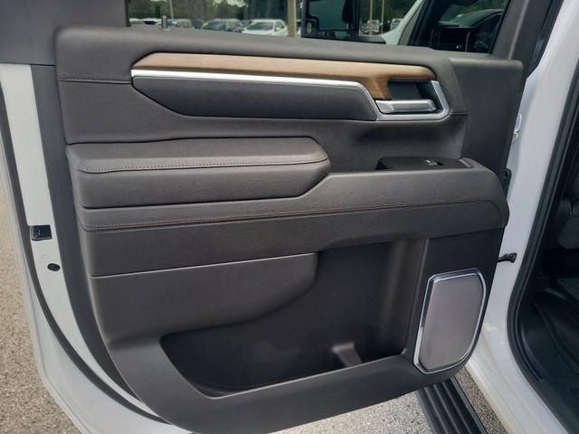 Used 2025 Chevrolet Silverado 3500 High Country w/ Technology Package AWD/4WD image 11