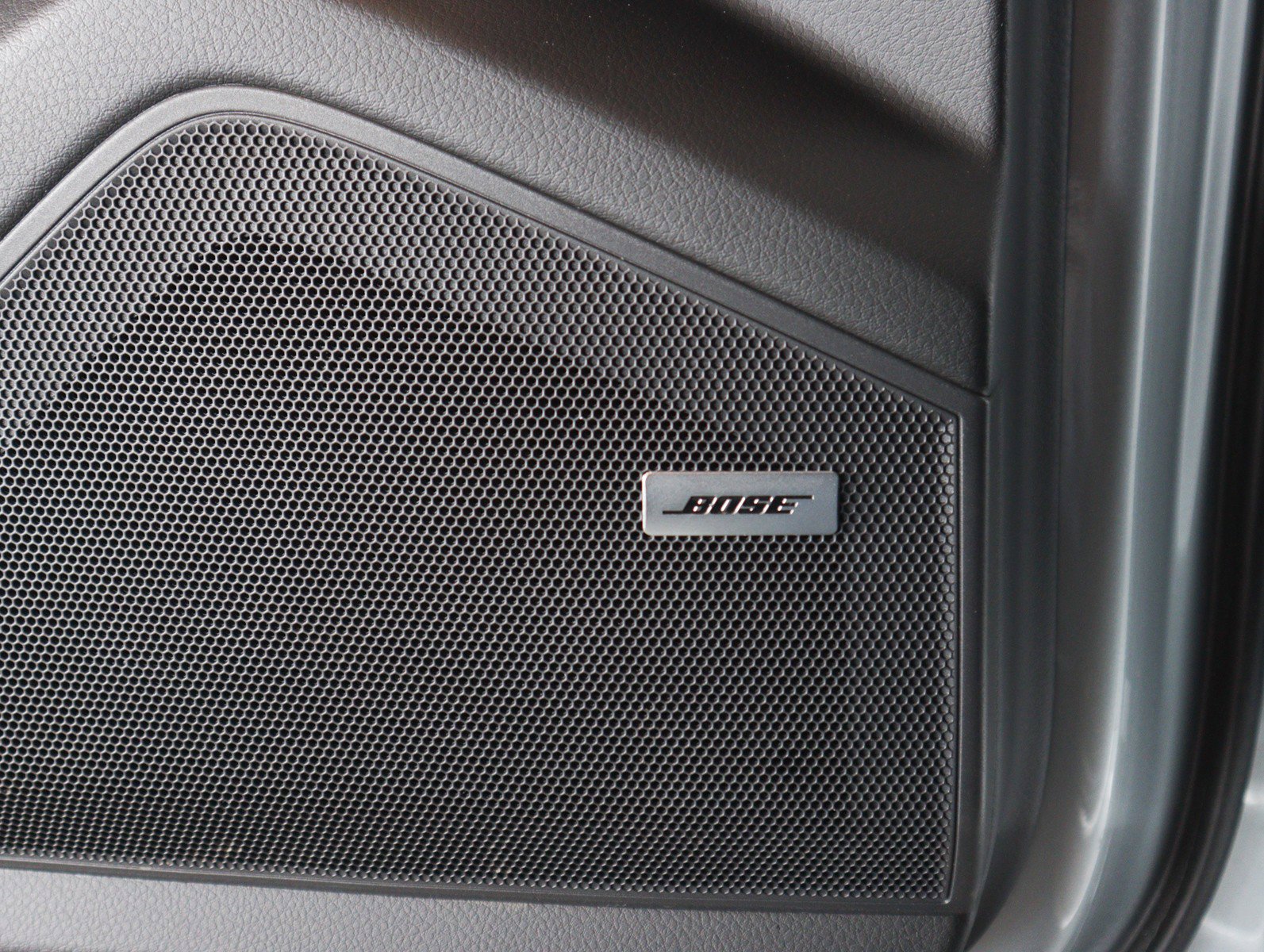 Certified 2025 Porsche Cayenne Coupe image 25