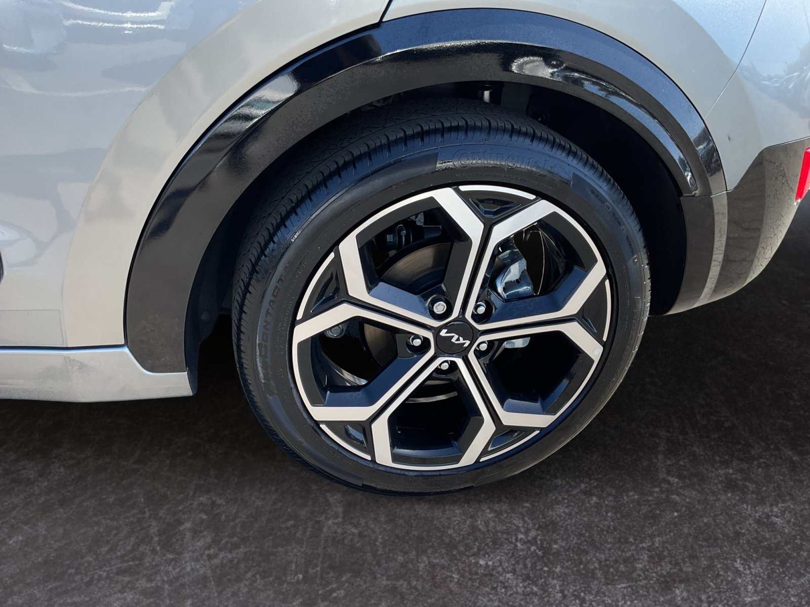 Used 2025 Kia Niro EX Touring FWD image 9