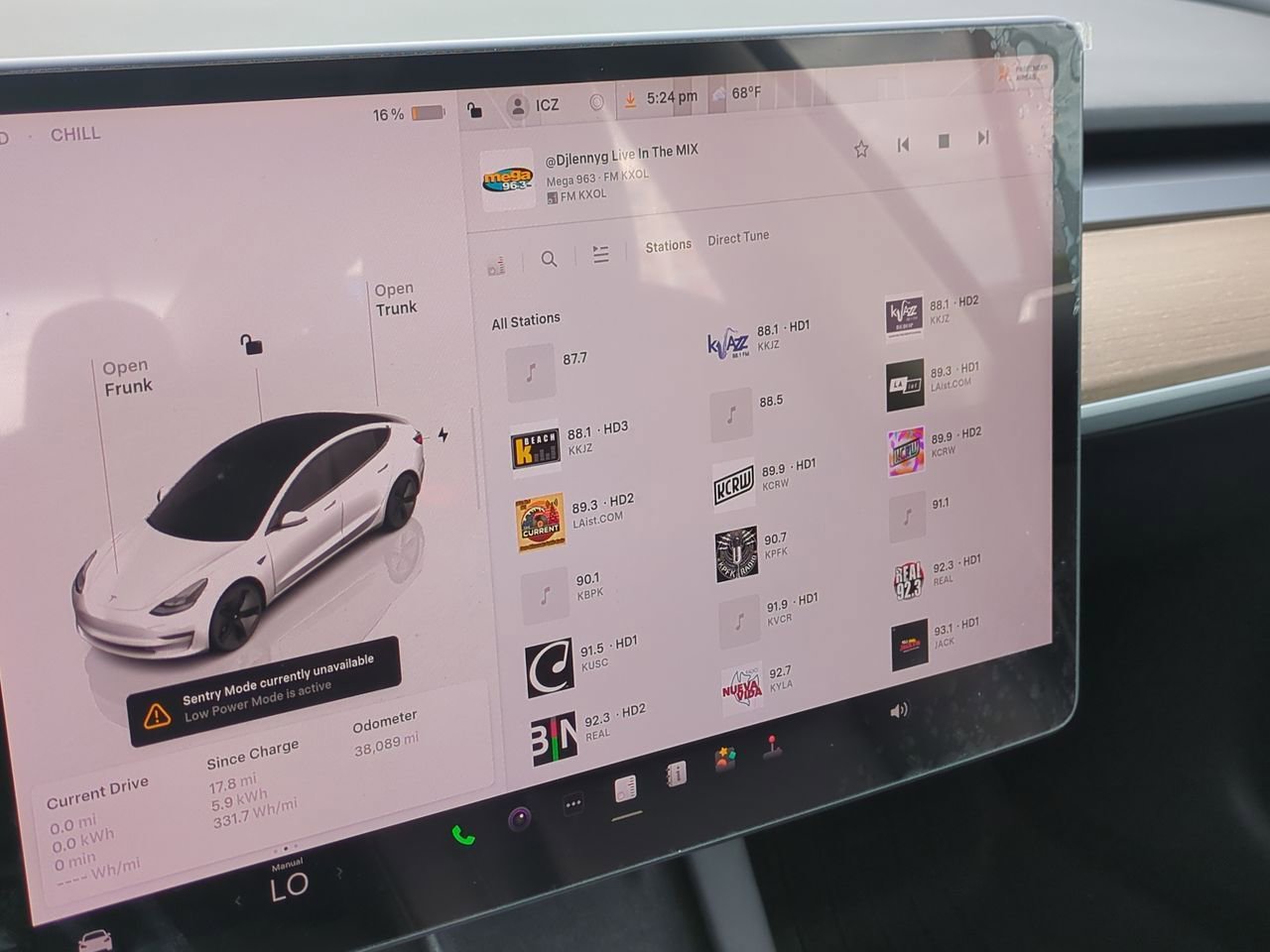 Used 2023 Tesla Model 3 Standard Range RWD image 13