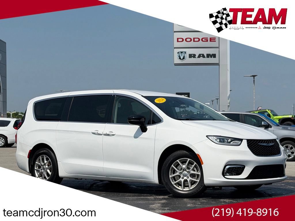 Used 2024 Chrysler Pacifica Touring-L FWD video 1
