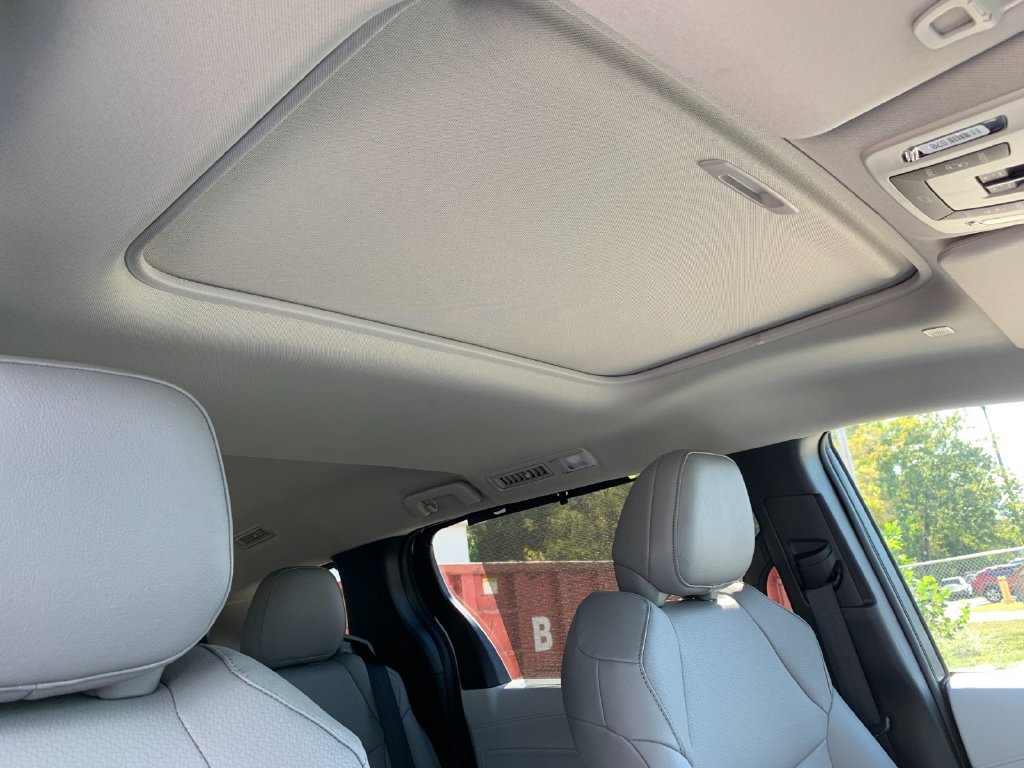 New 2026 Toyota Sienna XLE AWD/4WD image 18