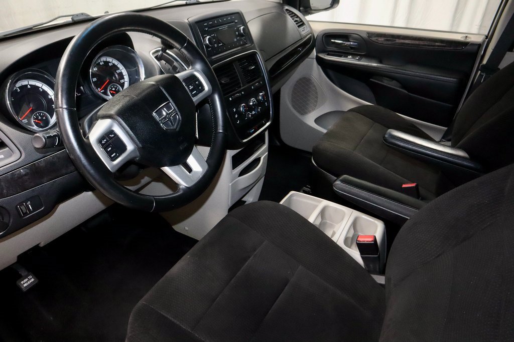 Used 2012 Dodge Grand Caravan SE image 22